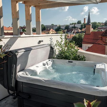 Loftlakasom**** Aparthotel Veszprém Buitenkant foto