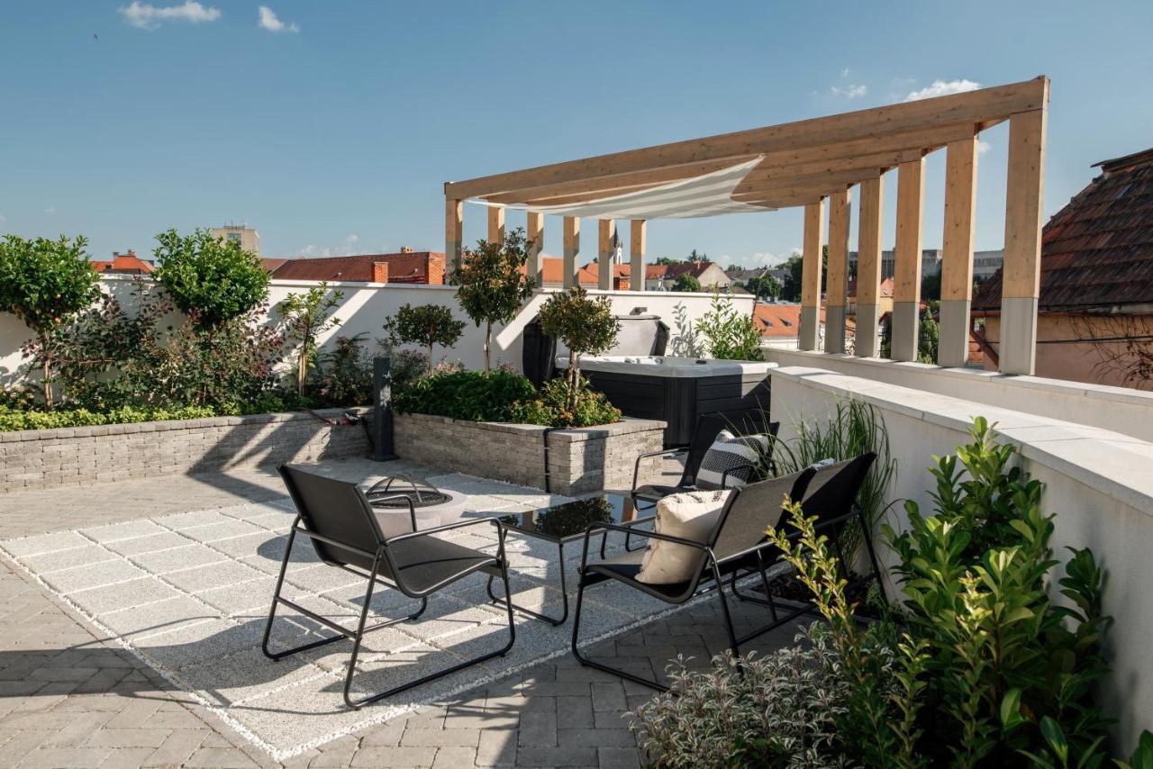 Loftlakasom**** Aparthotel Veszprém Buitenkant foto