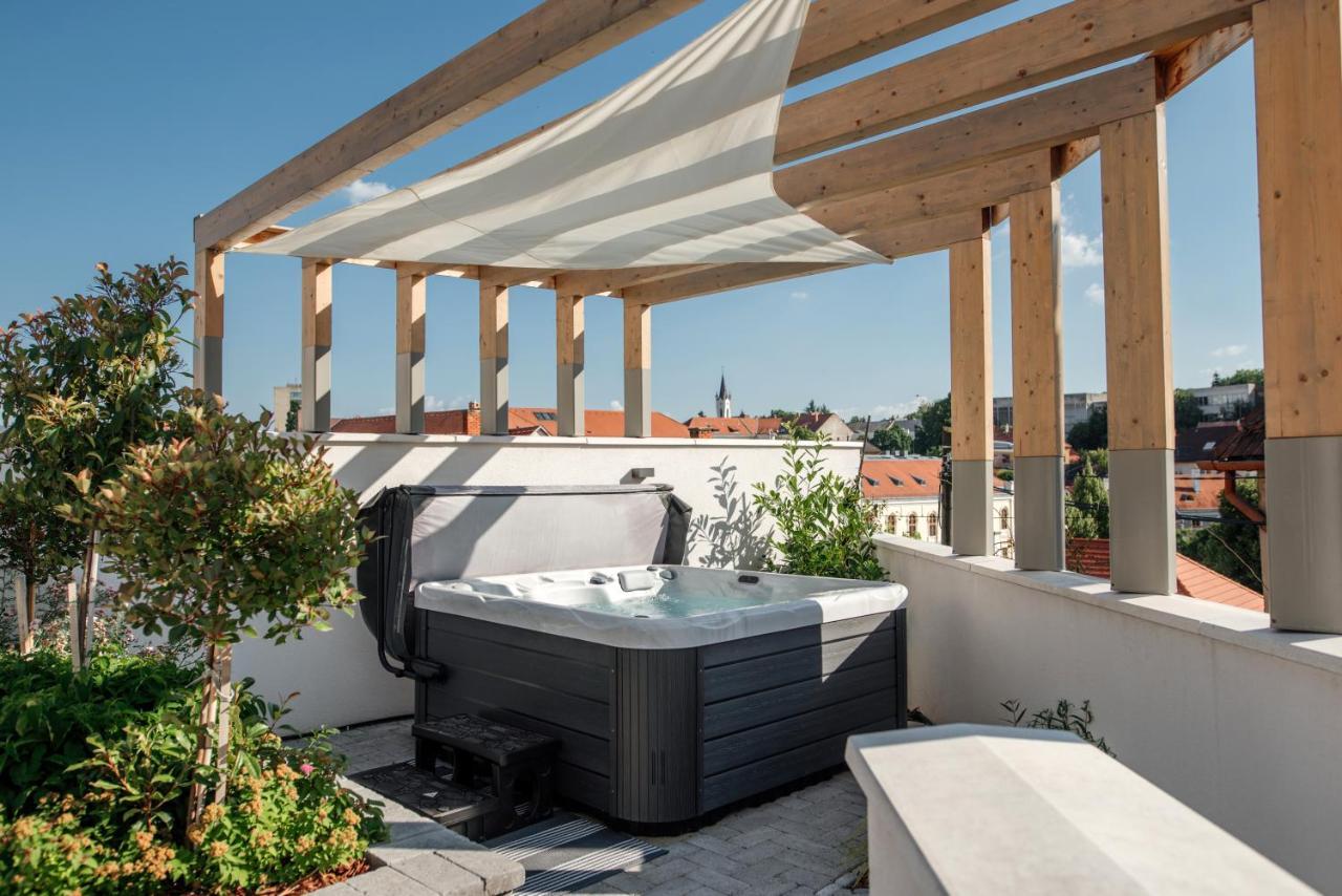 Loftlakasom**** Aparthotel Veszprém Buitenkant foto
